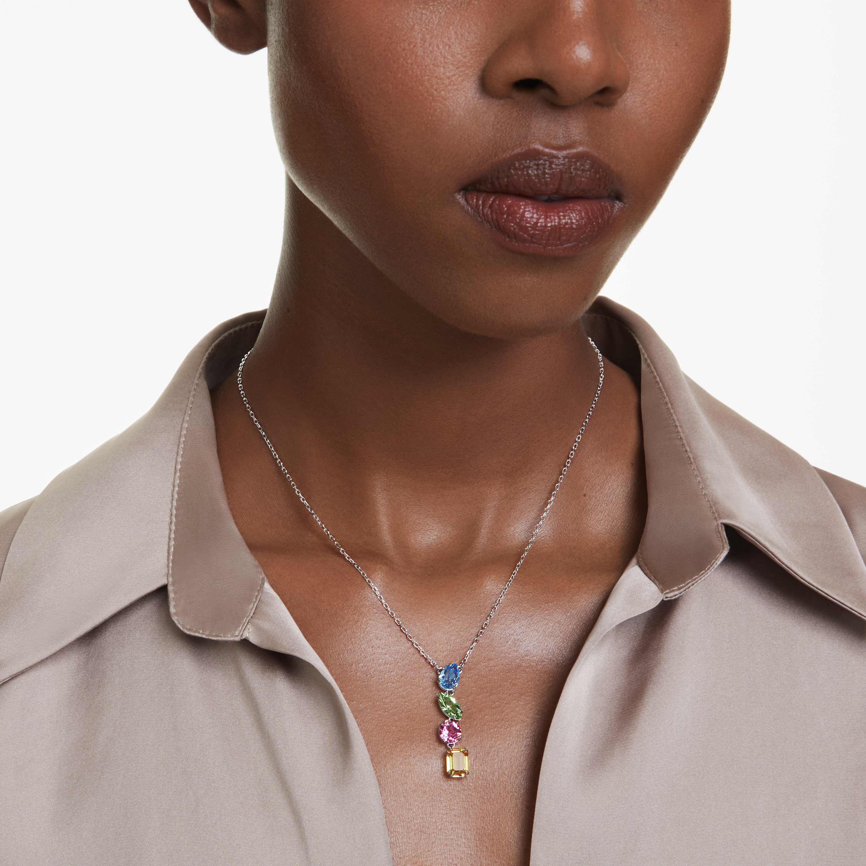 swarovski gema y pendant  mixed cuts  multicolored  rhodium plated