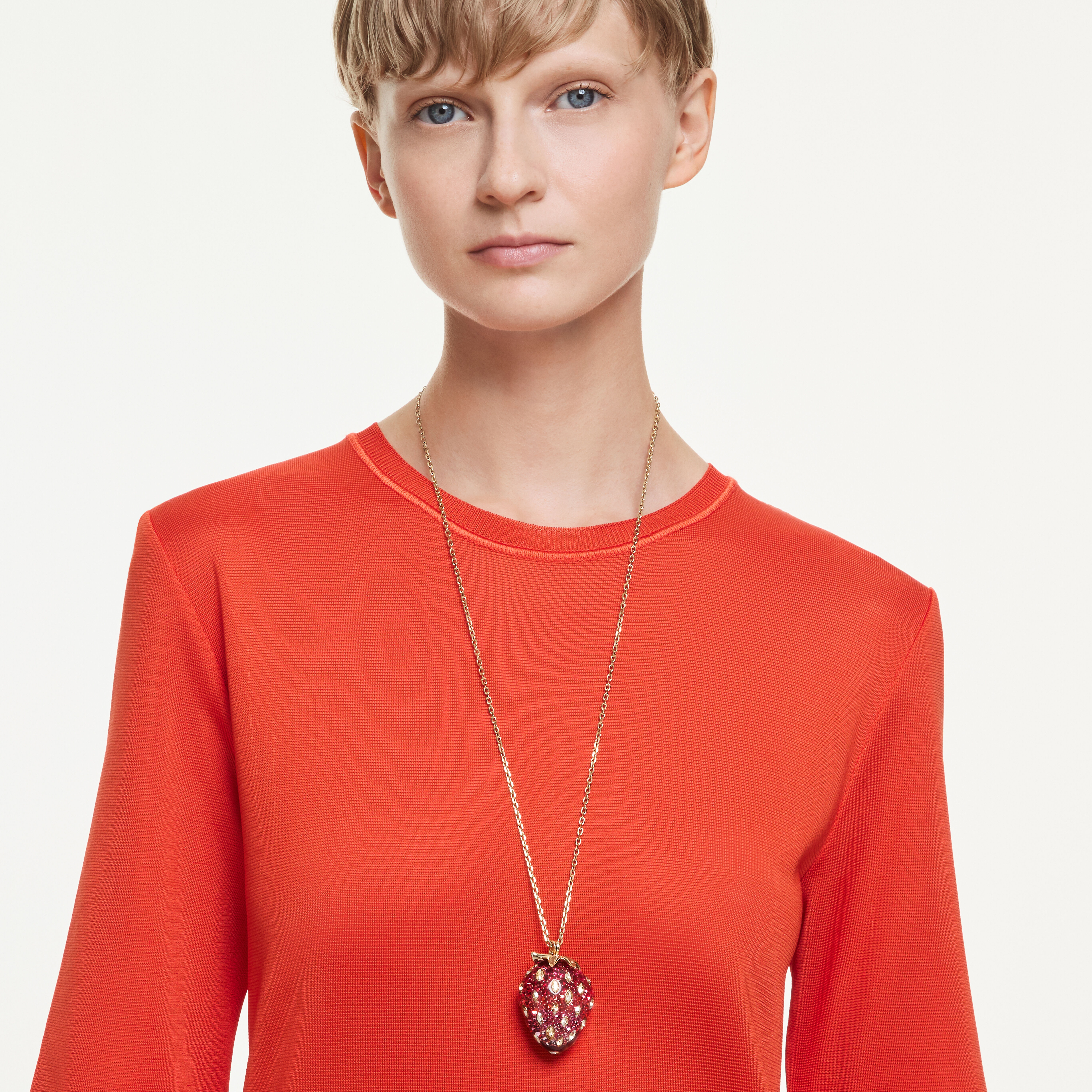swarovski idyllia pendant  mixed cuts  strawberry  red  gold tone plated