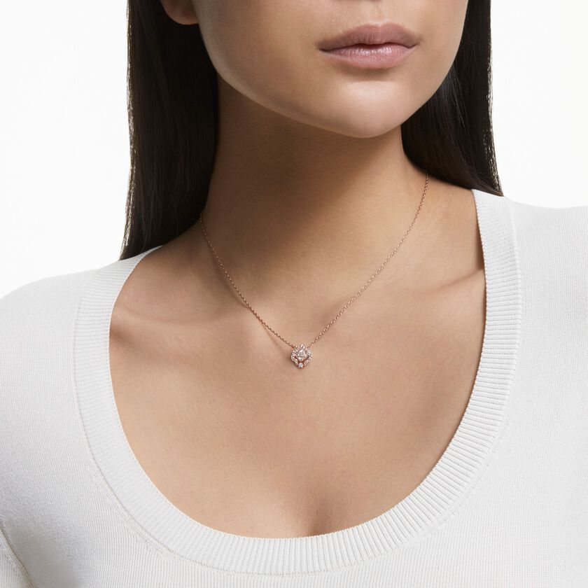 swarovski una necklace  clover  white  18k rose gold finish