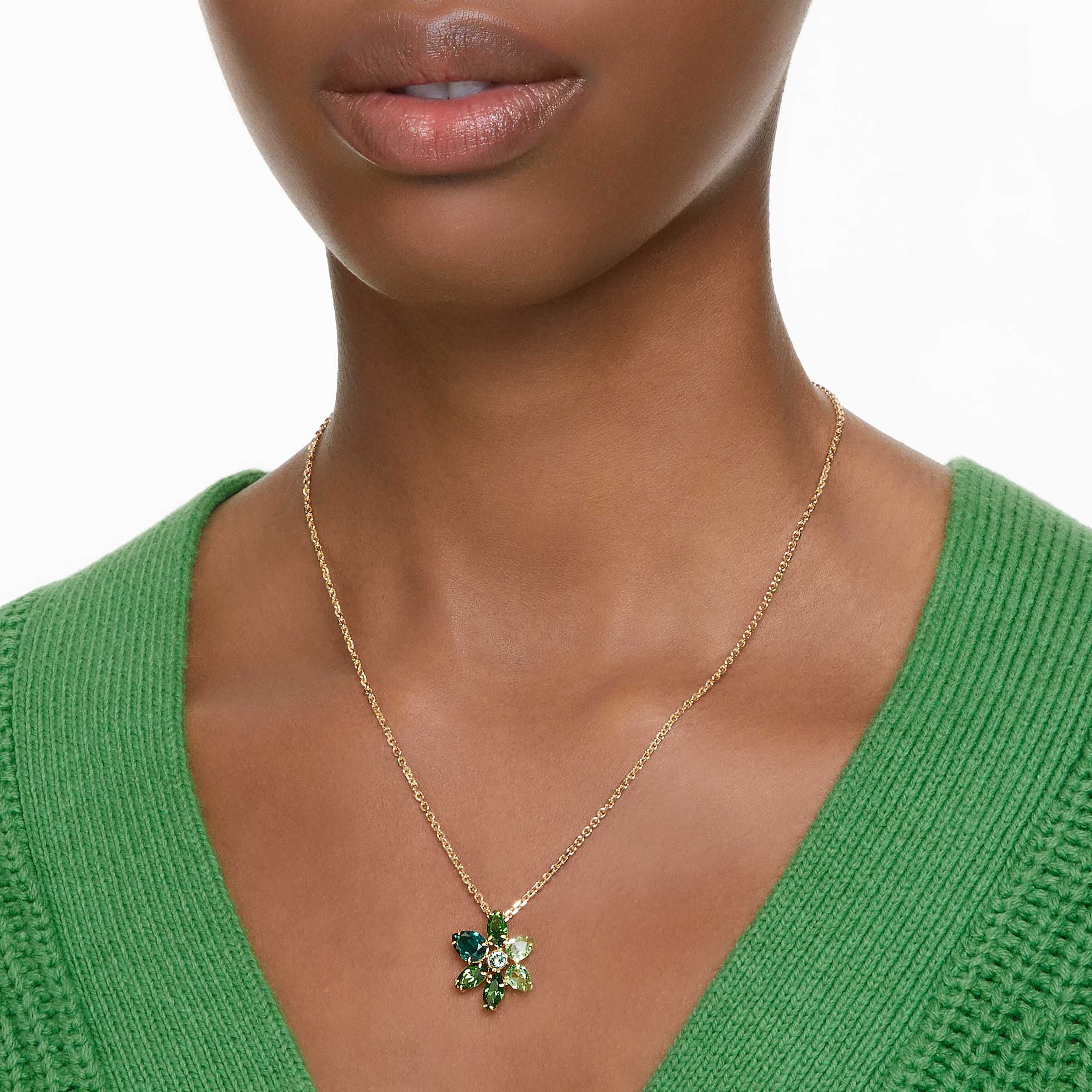 Emerald green swarovski necklace hotsell