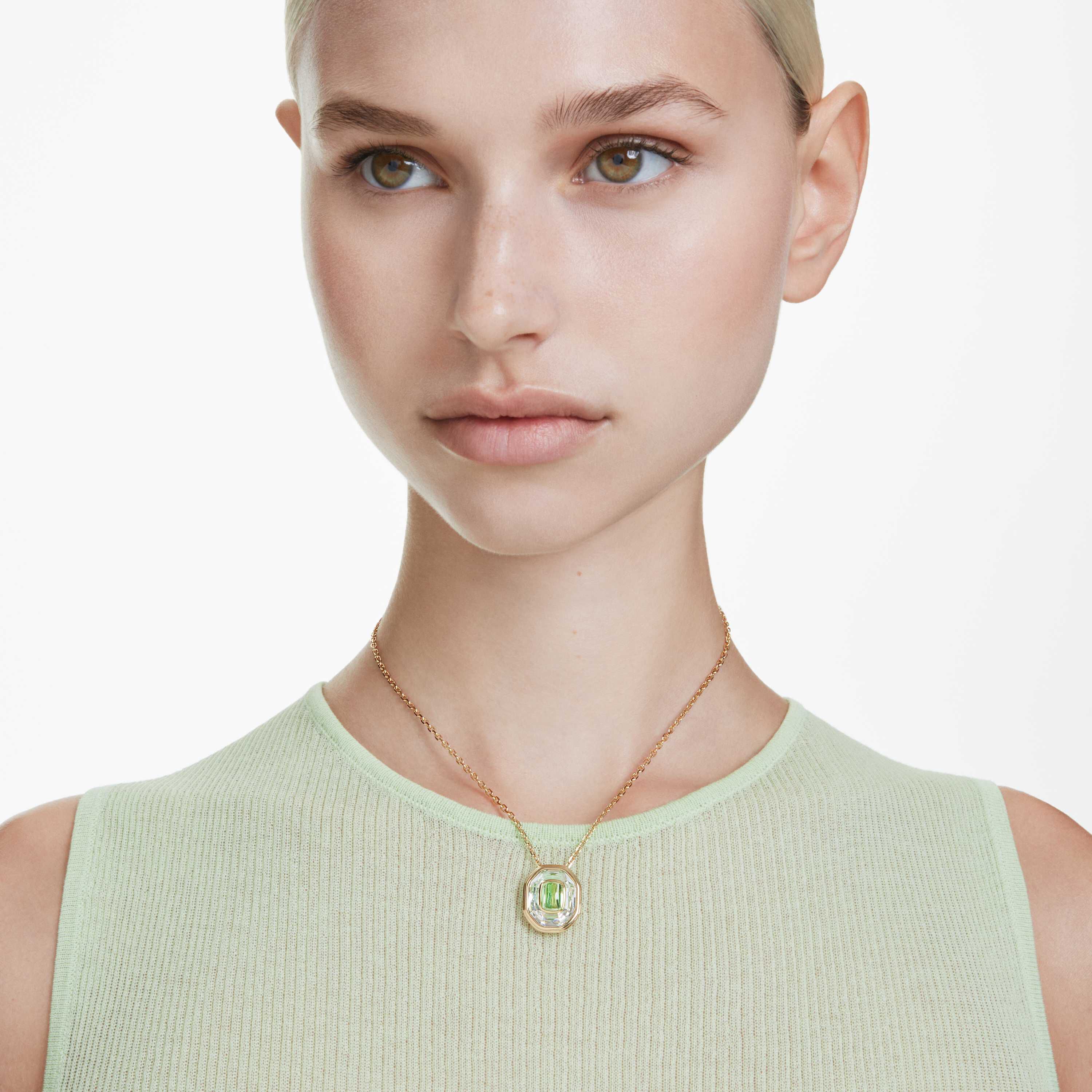 swarovski chroma pendant  octagon cut  green  gold tone plated